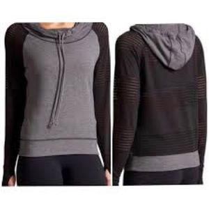 NWOT Athleta Limitless Pullover M